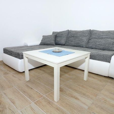 Apartments Reljic With Terrace باشْكا المظهر الخارجي الصورة
