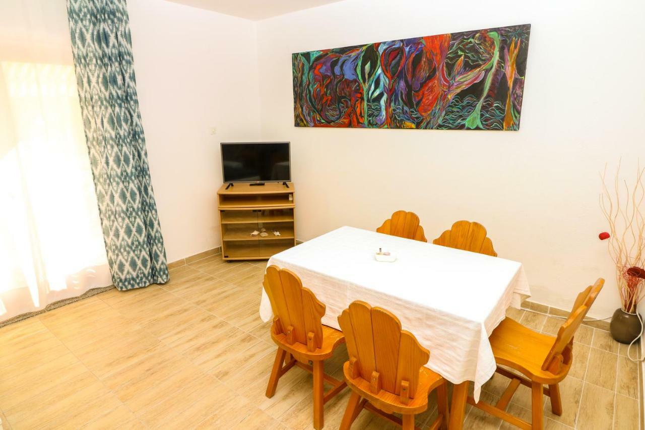 Apartments Reljic With Terrace باشْكا المظهر الخارجي الصورة