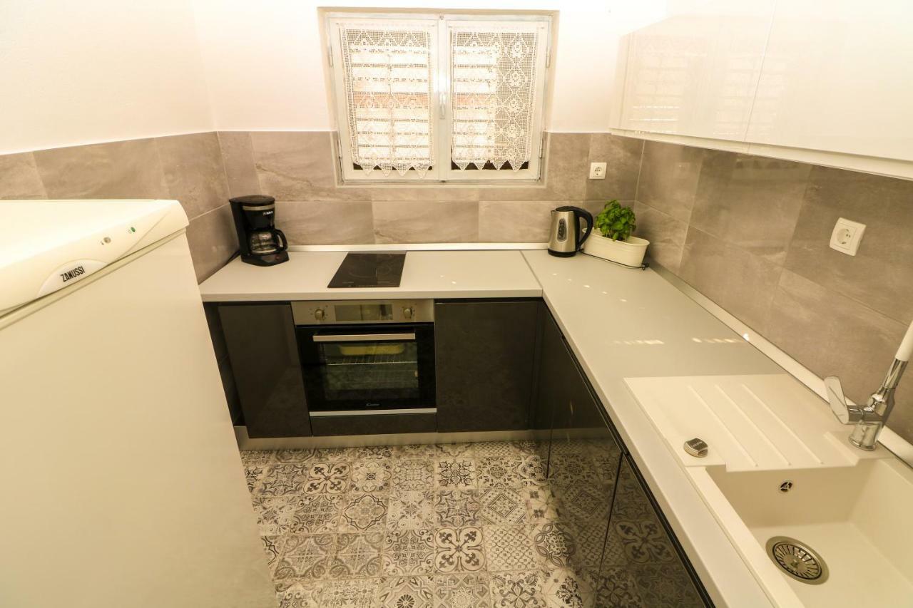 Apartments Reljic With Terrace باشْكا المظهر الخارجي الصورة