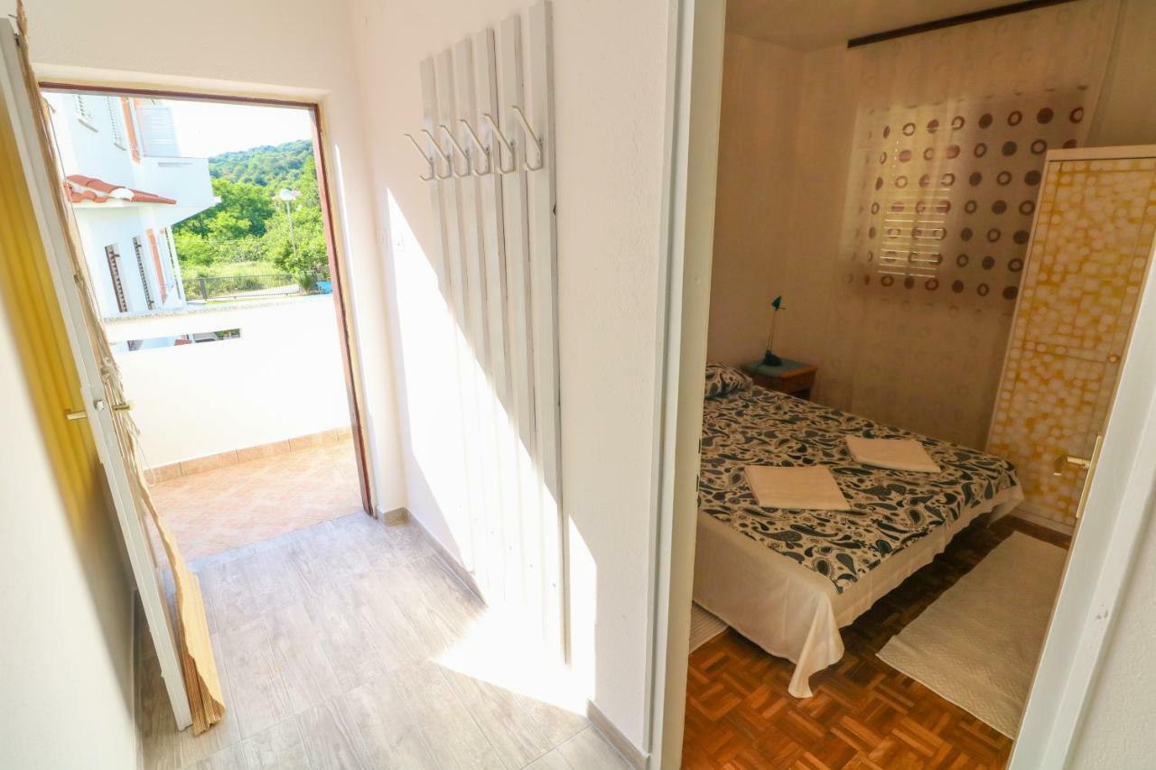 Apartments Reljic With Terrace باشْكا المظهر الخارجي الصورة