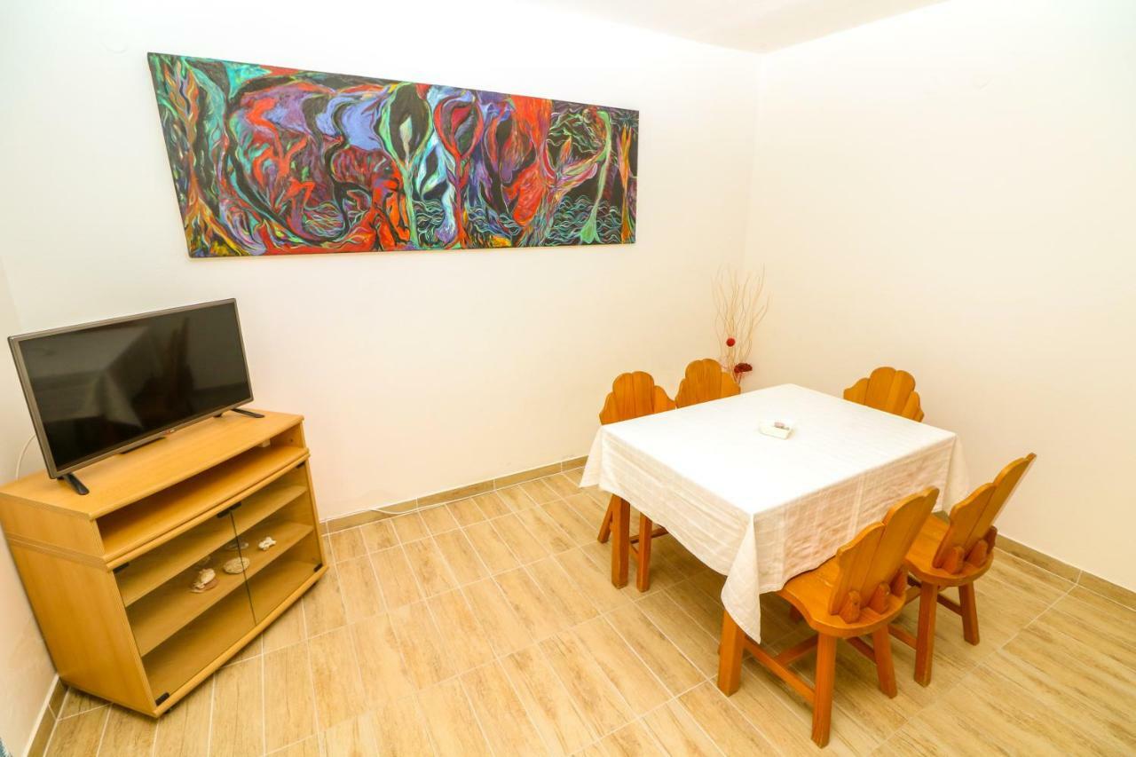 Apartments Reljic With Terrace باشْكا المظهر الخارجي الصورة